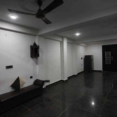 Hotel Twamev Couple Friendly Laxmi Nagar 新德里 外观 照片