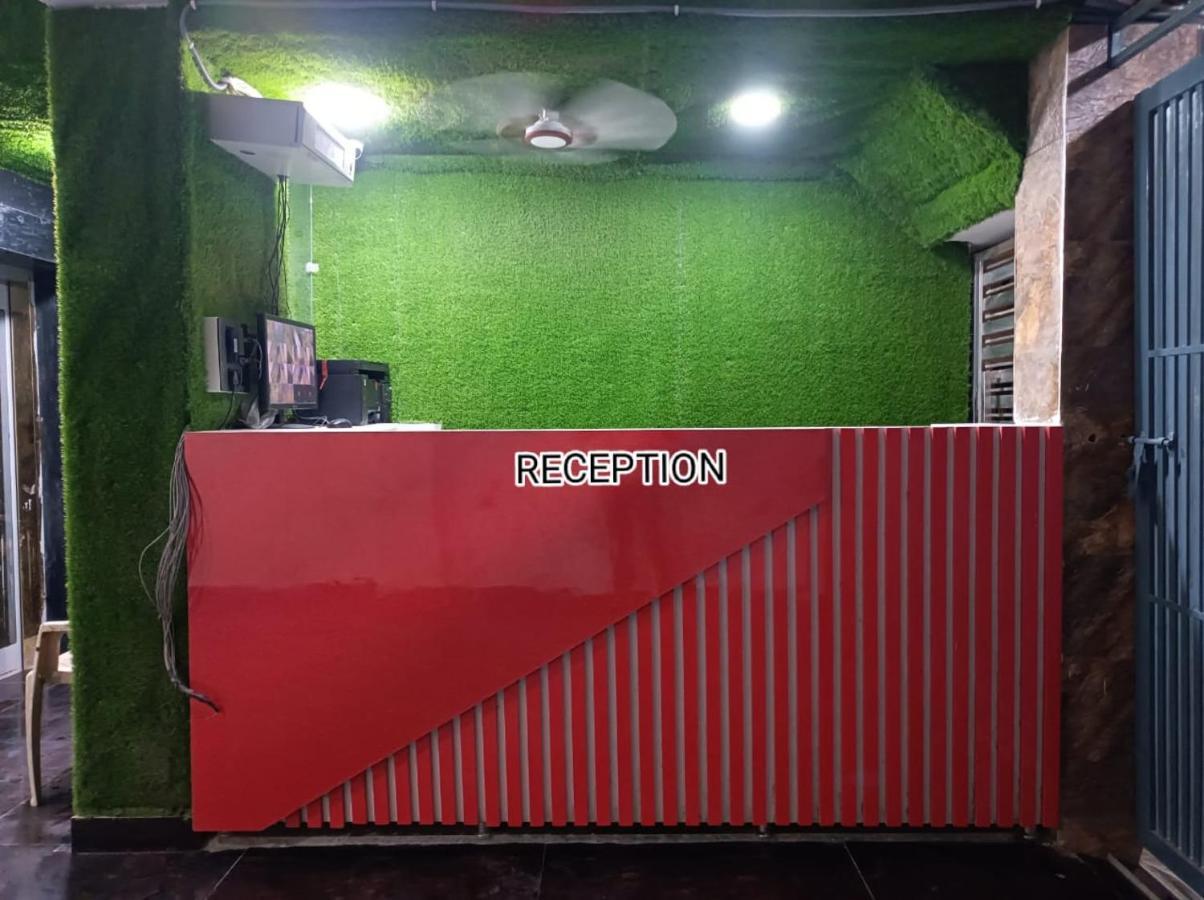 Hotel Twamev Couple Friendly Laxmi Nagar 新德里 外观 照片