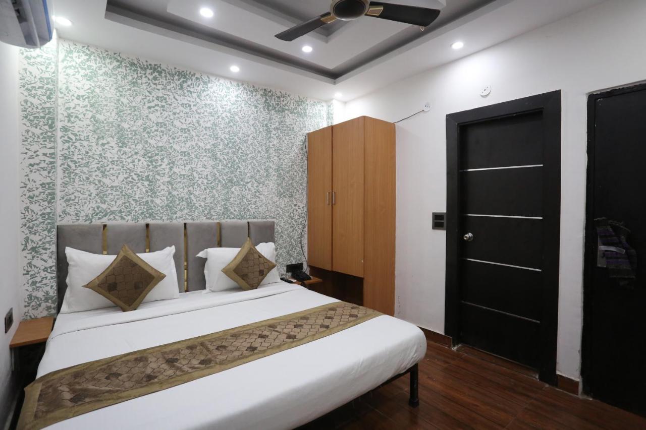Hotel Twamev Couple Friendly Laxmi Nagar 新德里 外观 照片