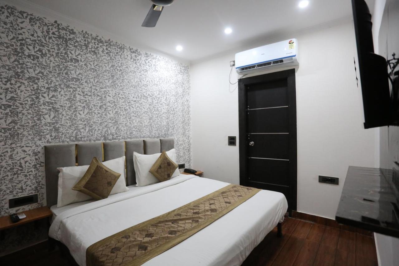 Hotel Twamev Couple Friendly Laxmi Nagar 新德里 外观 照片