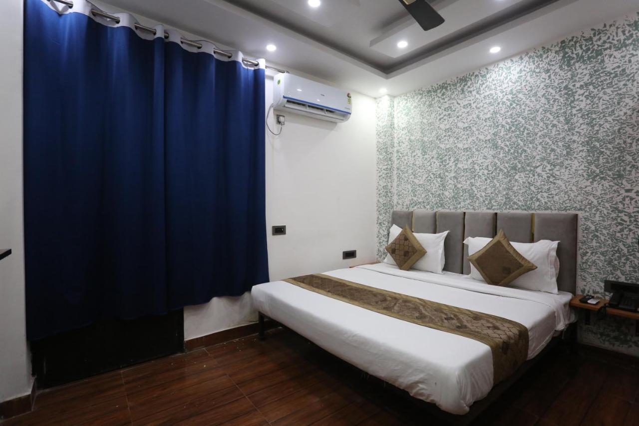 Hotel Twamev Couple Friendly Laxmi Nagar 新德里 外观 照片