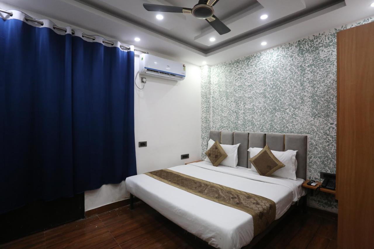 Hotel Twamev Couple Friendly Laxmi Nagar 新德里 外观 照片
