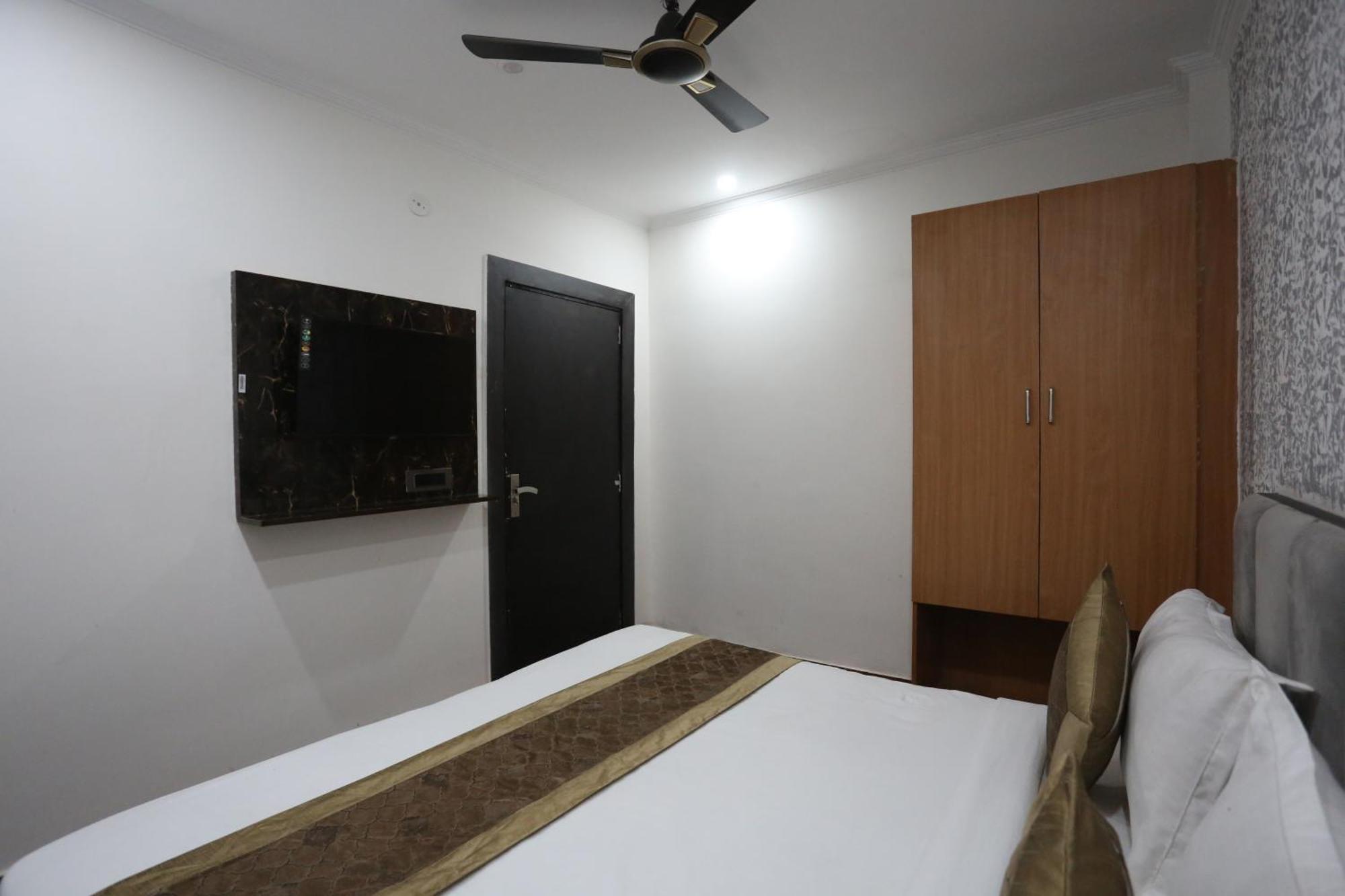 Hotel Twamev Couple Friendly Laxmi Nagar 新德里 外观 照片