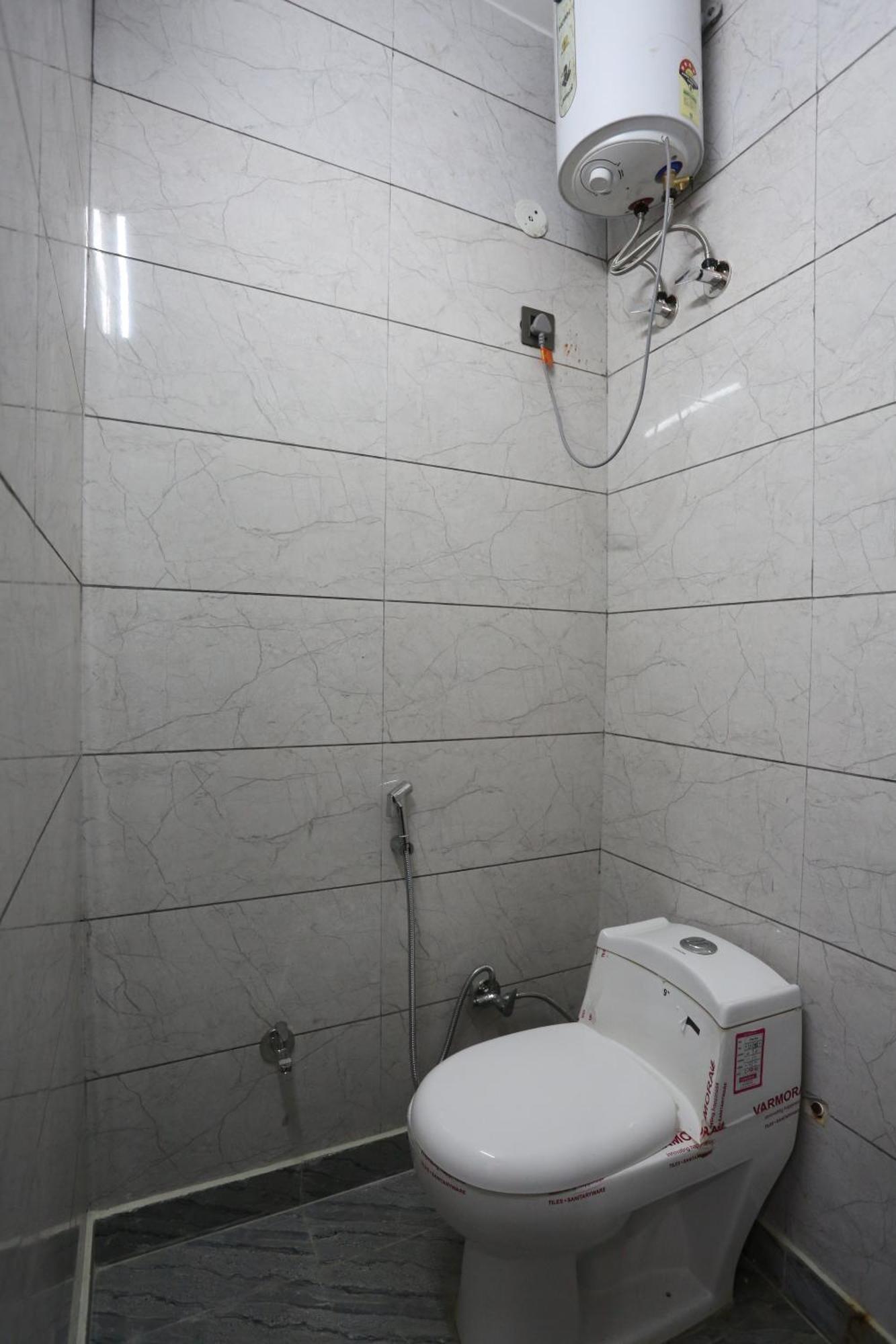 Hotel Twamev Couple Friendly Laxmi Nagar 新德里 外观 照片